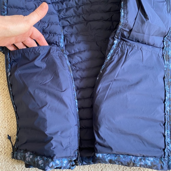 Eddie Bauer down jacket, lightweight, EUC - Picture 6 of 12